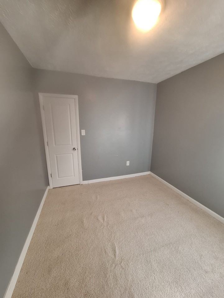 12613 Parkhill Ave #DOWN - Photo 4 of 8