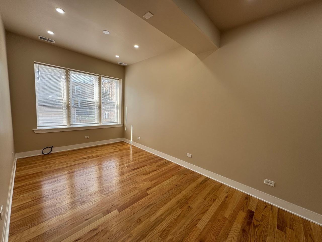Elizabeth Apartments LLC - Photo 4 of 39