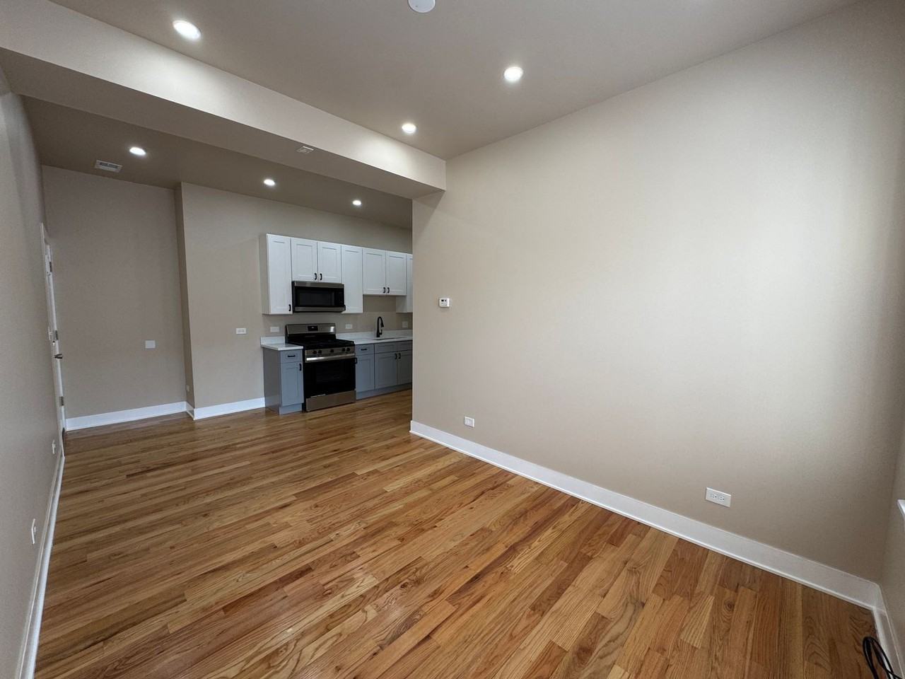 Elizabeth Apartments LLC - Photo 7 of 39