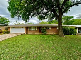 featured image of 1102 Donna Kay Dr