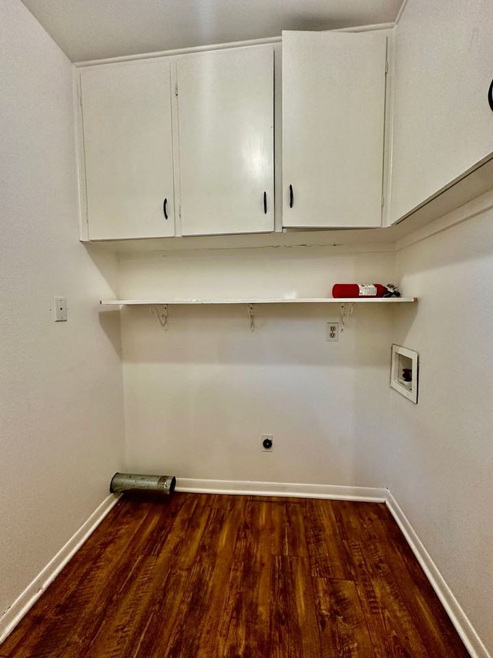 1102 Donna Kay Dr - Photo 4 of 11