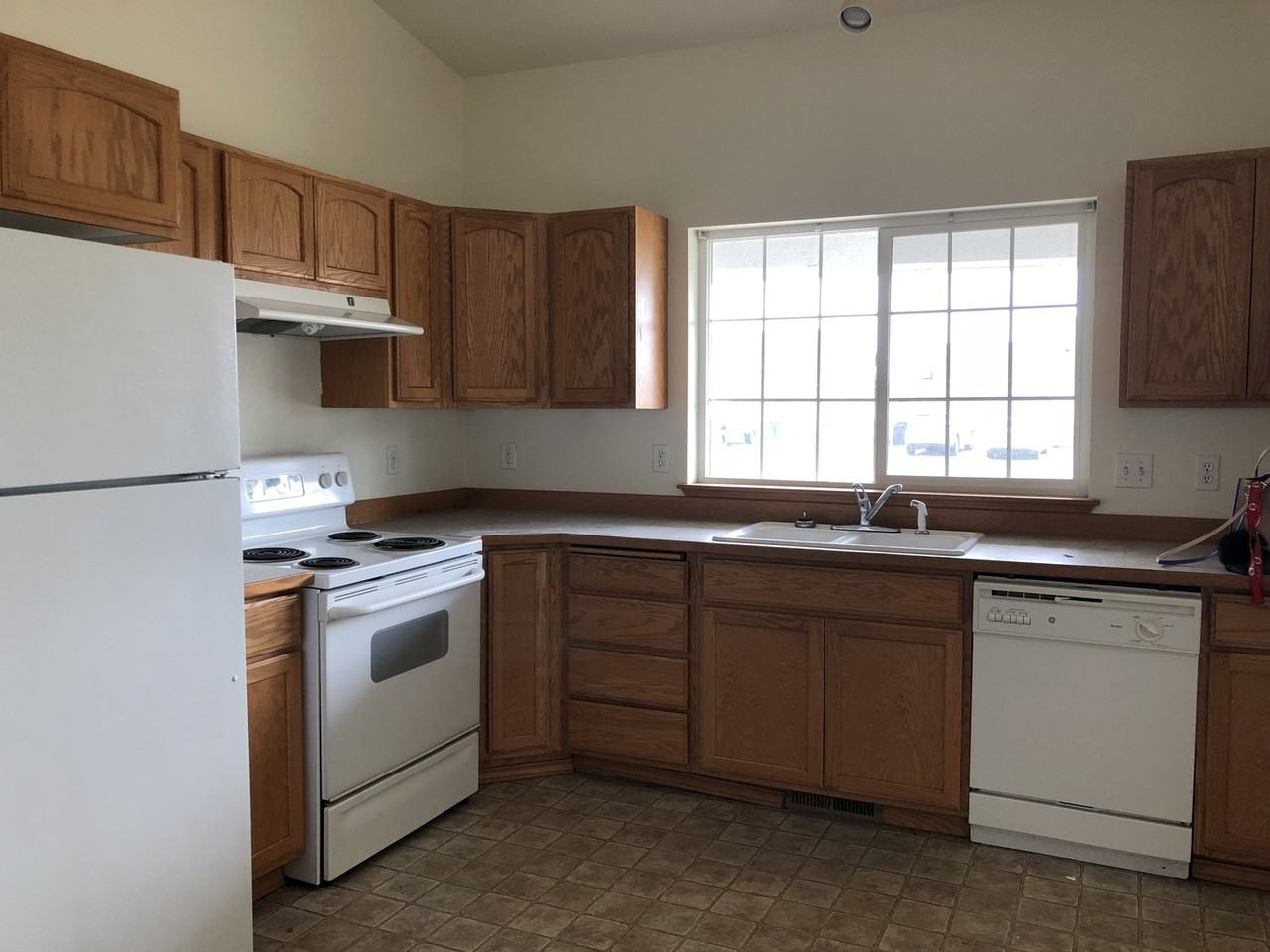 8011 Hudson Dr - Photo 2 of 23