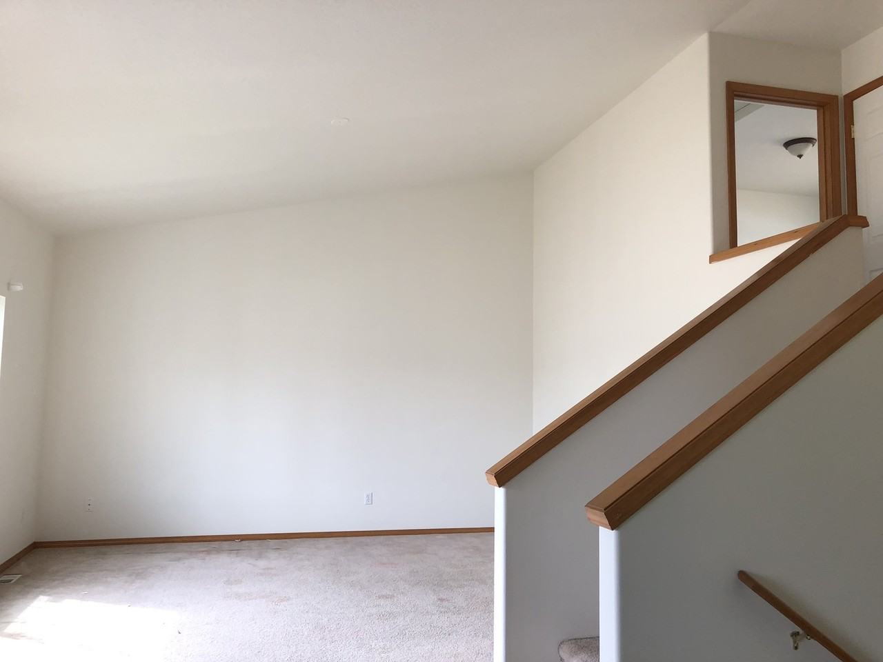 8011 Hudson Dr - Photo 3 of 23