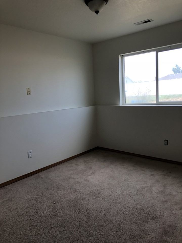 8011 Hudson Dr - Photo 4 of 23