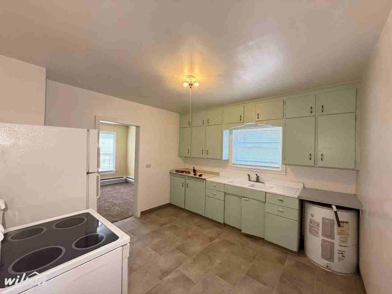 211 N Pierce Ave - Photo 3 of 10