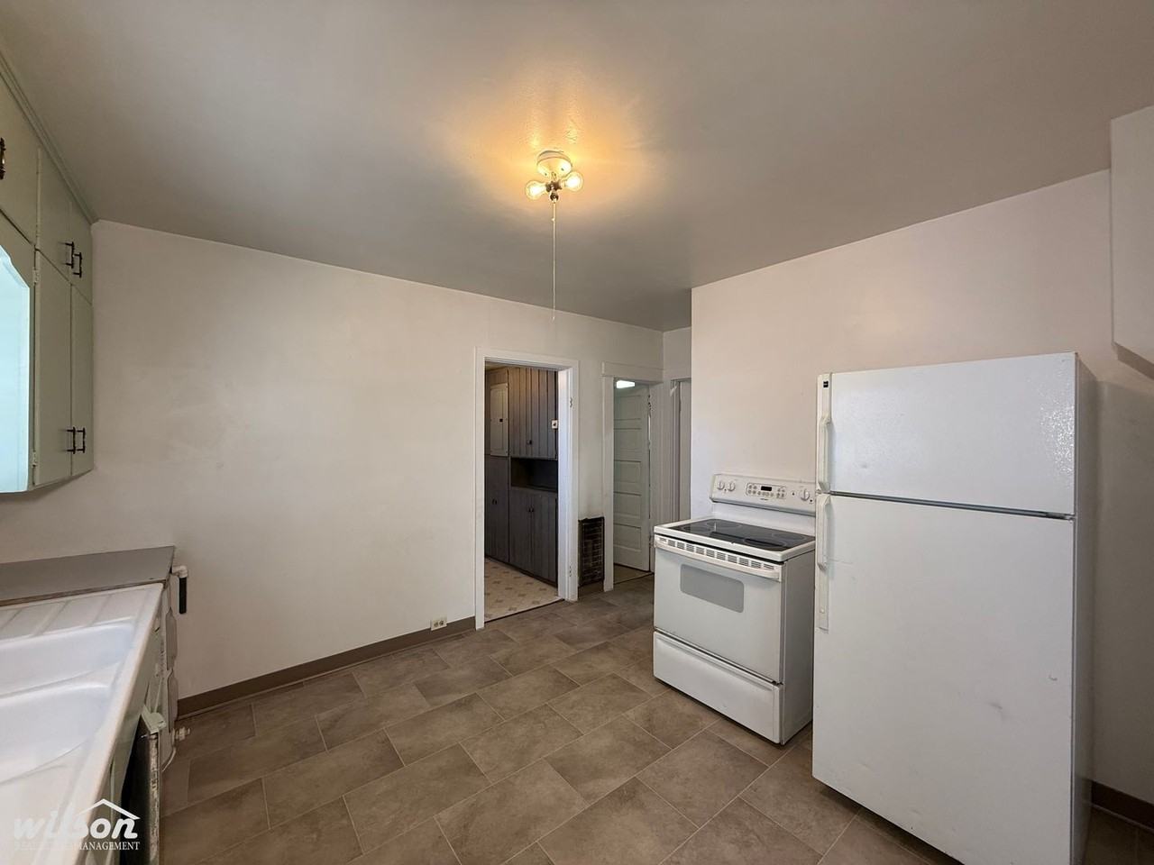 211 N Pierce Ave - Photo 4 of 10