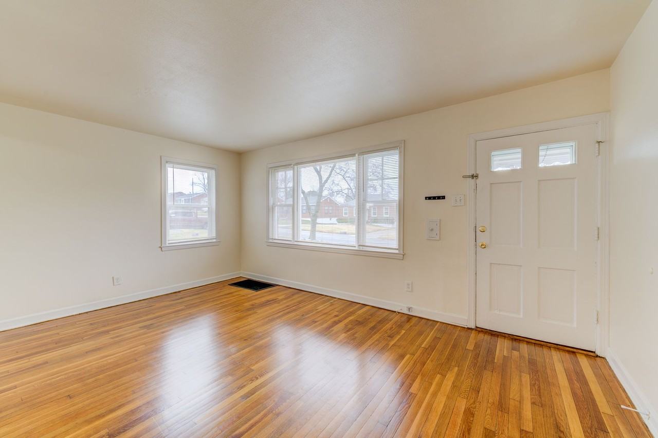 7237 Ruddy Ln - Photo 3 of 12