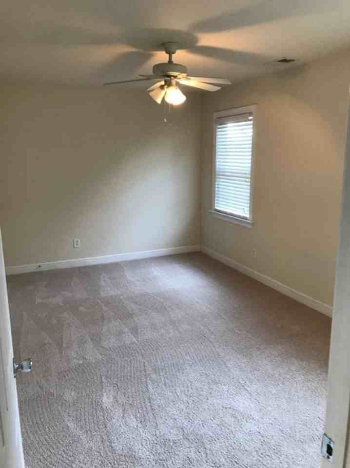 109 Temple St - Photo 4 of 7