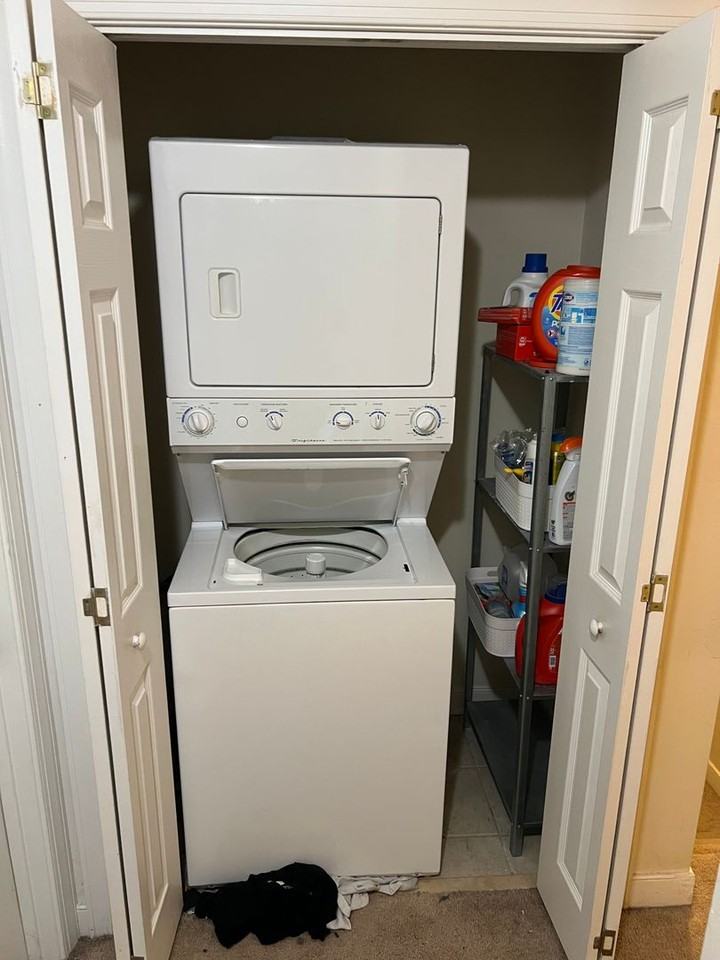 109 Temple St - Photo 6 of 7