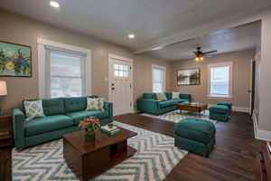 featured image of 4418 Marcy St