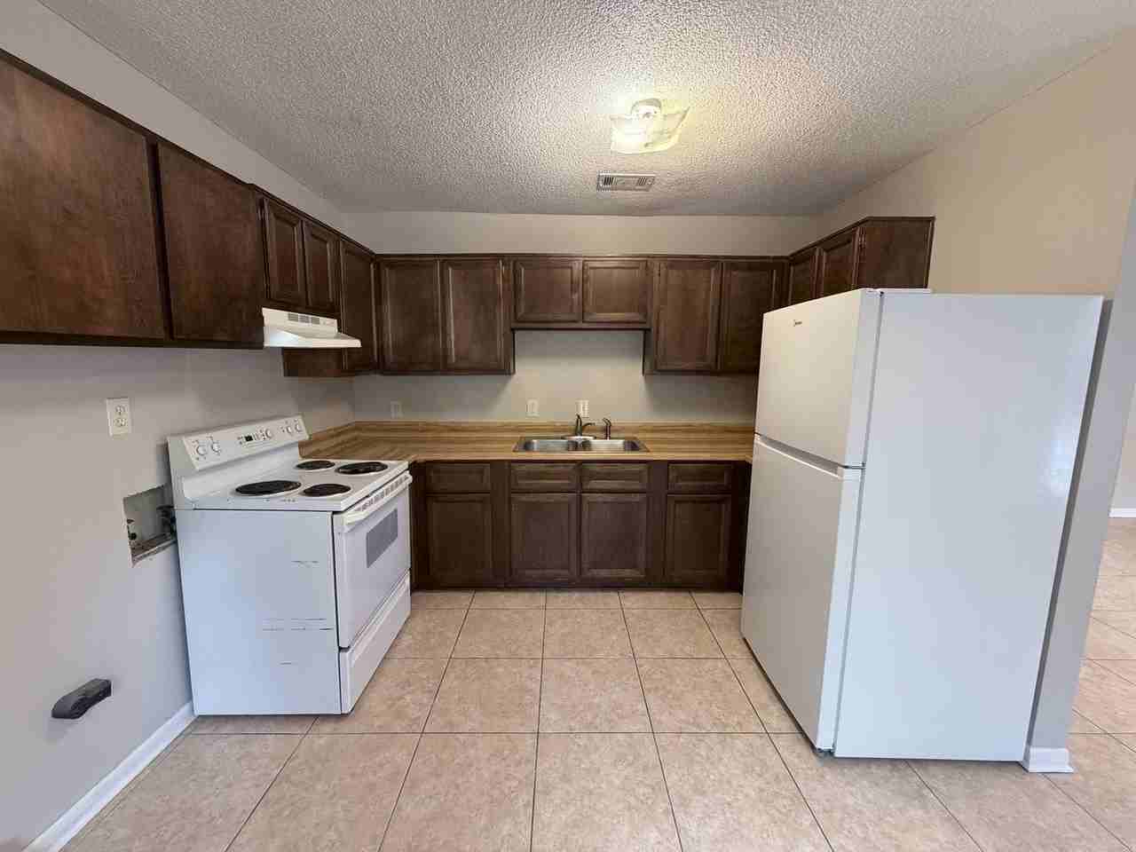 6188 Wooded Way #C - Photo 3 of 11