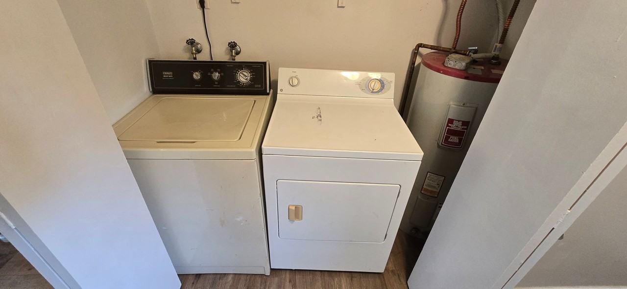 3226 Summers Ln - Photo 4 of 8