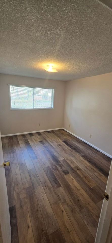 3226 Summers Ln - Photo 7 of 8