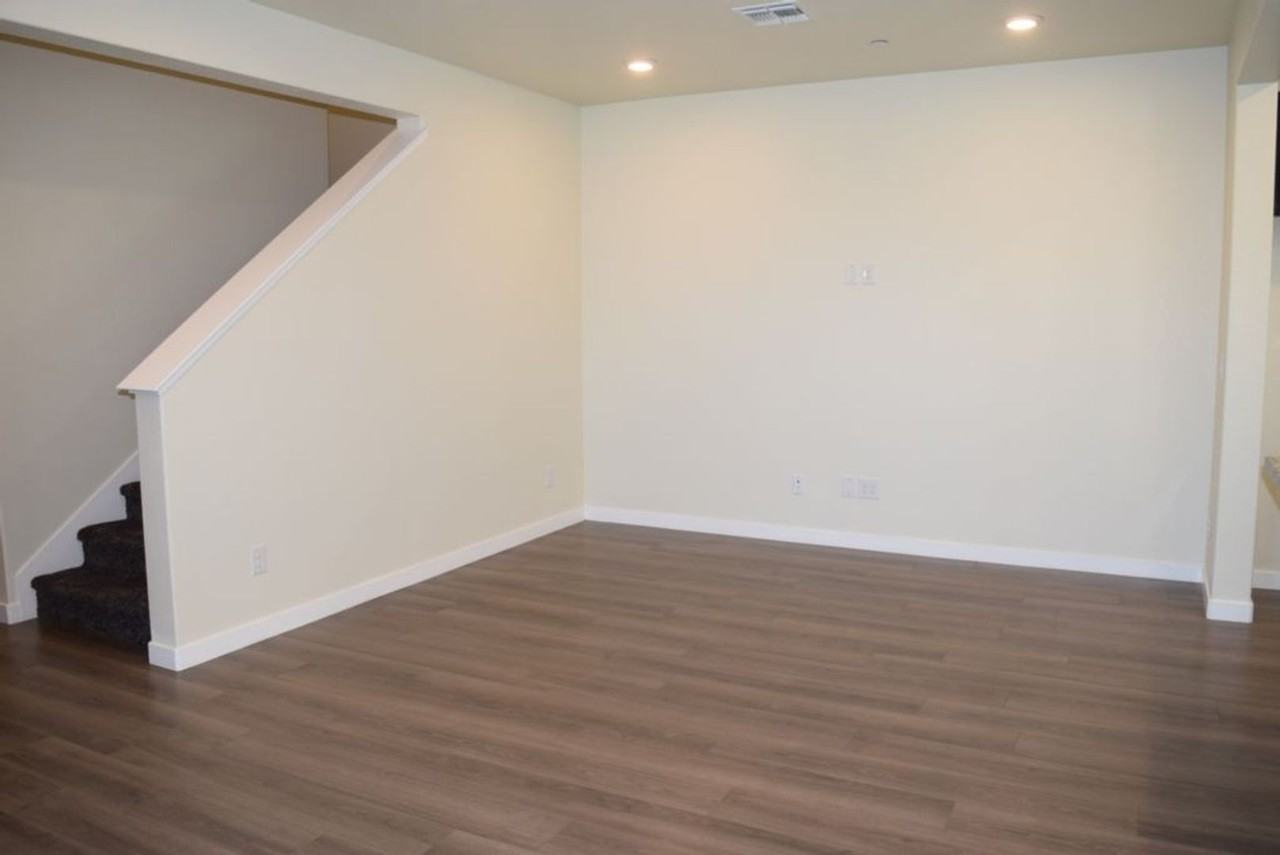 3280 Chickadee Ct - Photo 2 of 16