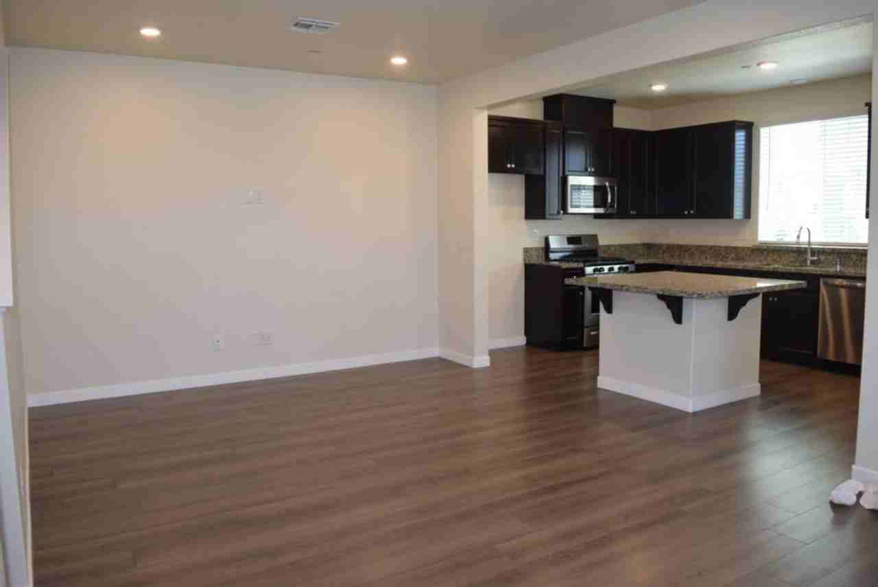 3280 Chickadee Ct - Photo 3 of 16