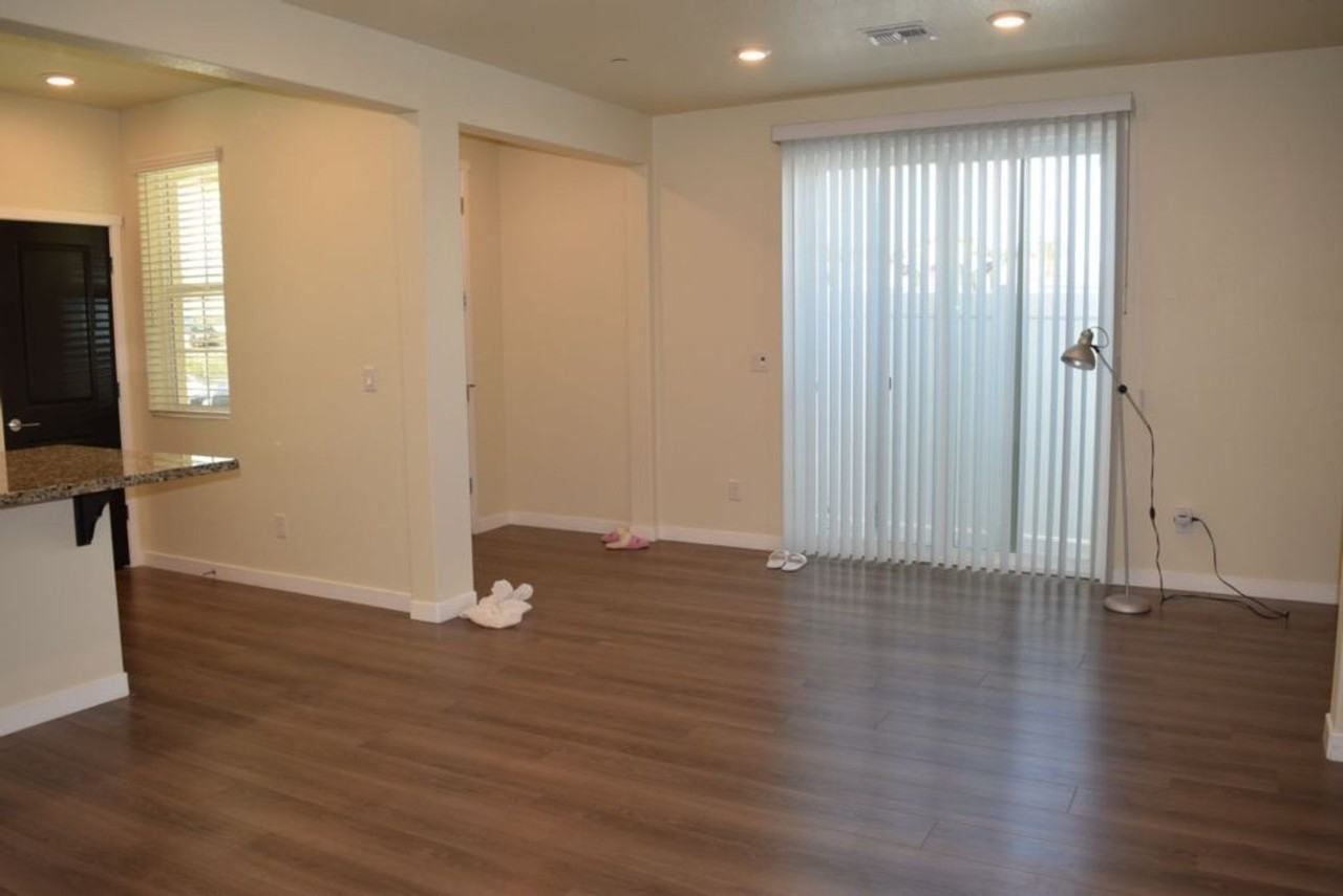 3280 Chickadee Ct - Photo 4 of 16