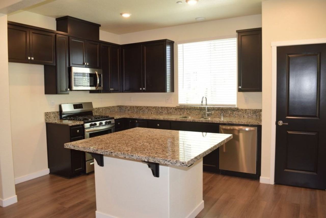 3280 Chickadee Ct - Photo 5 of 16