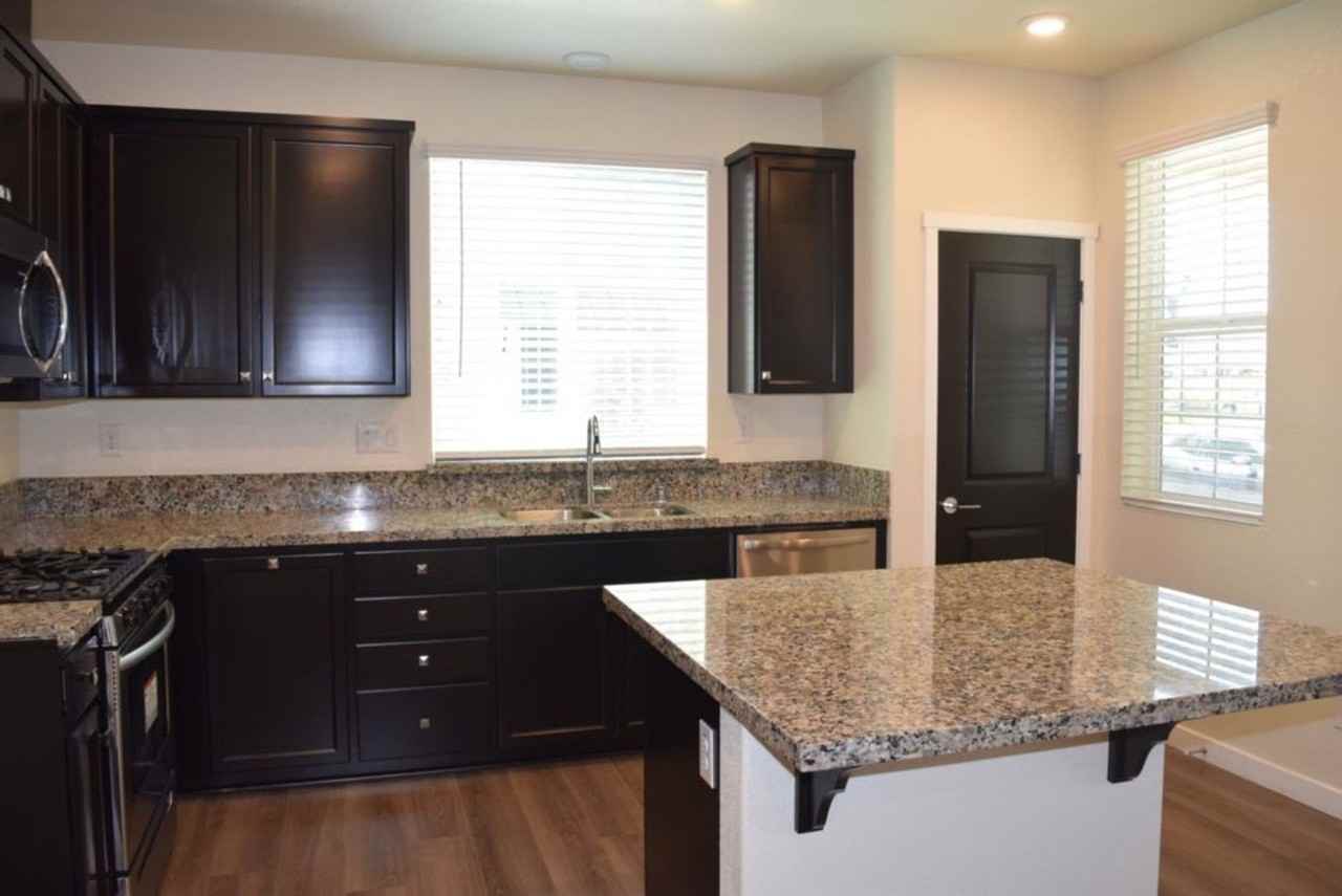 3280 Chickadee Ct - Photo 6 of 16