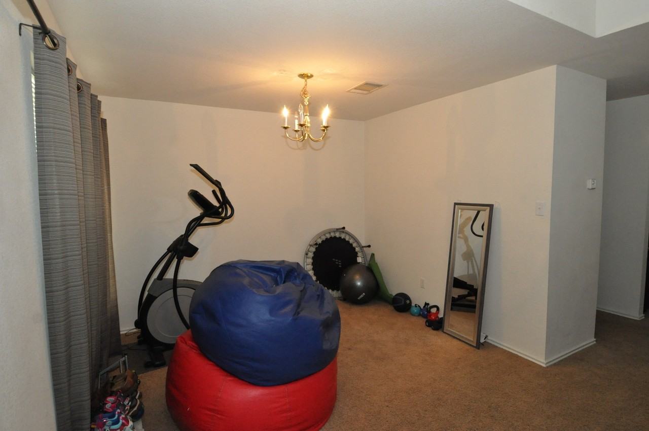 121 Pheasant Trl - Photo 2 of 17