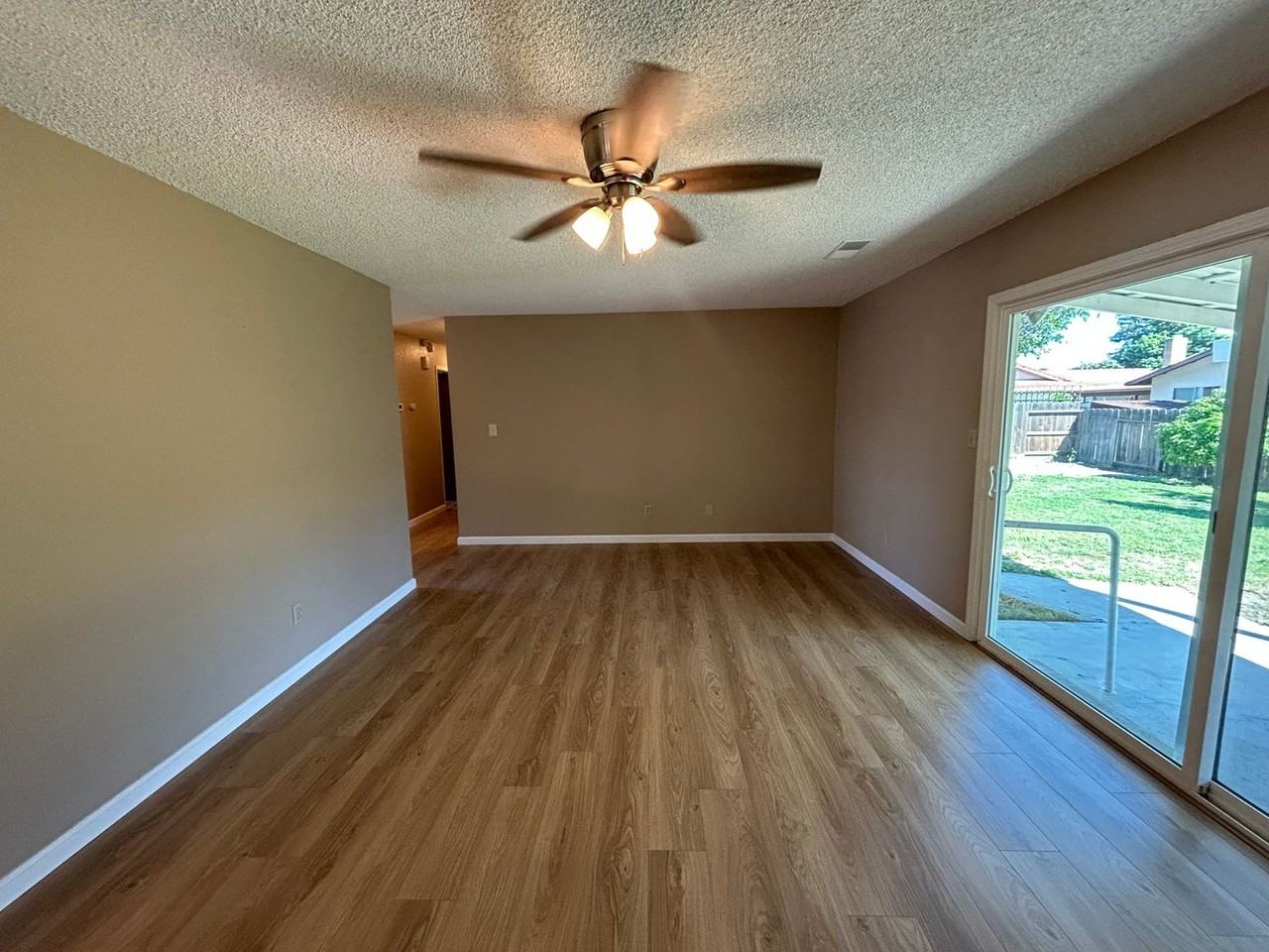 310 Hedstrom Rd - Photo 4 of 24