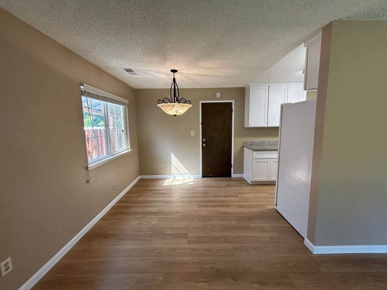 310 Hedstrom Rd - Photo 5 of 24