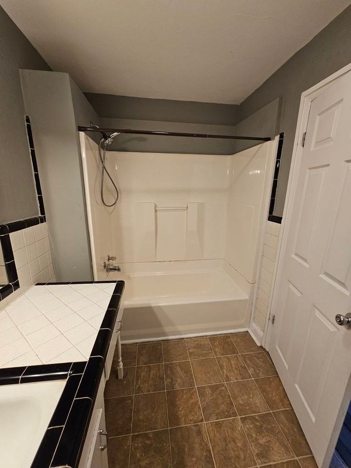 211 W Rasch Rd - Photo 4 of 8