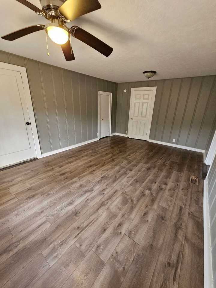 211 W Rasch Rd - Photo 5 of 8