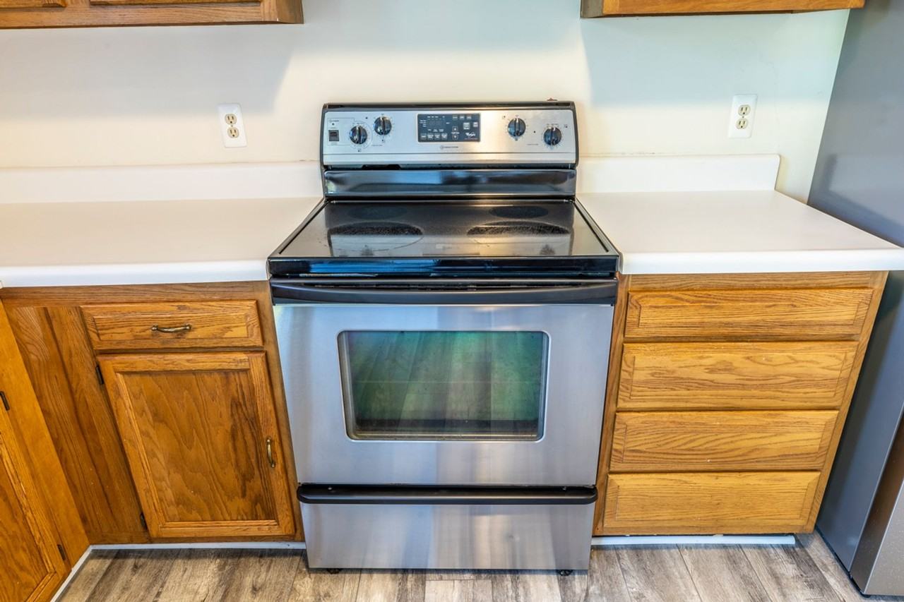 418 Riverside Ave - Photo 7 of 38