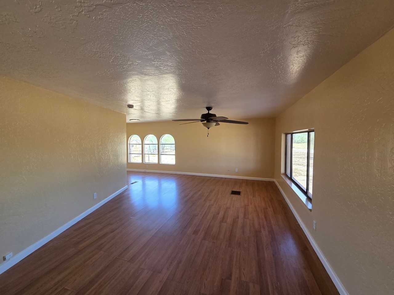 1469 W Virgil Dr - Photo 6 of 49