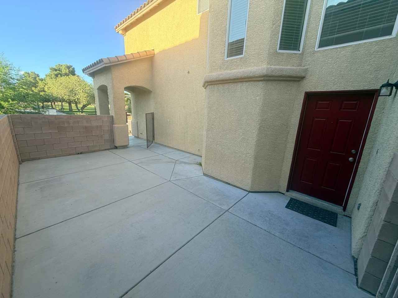 625 Sterling Spur Ave - Photo 3 of 27
