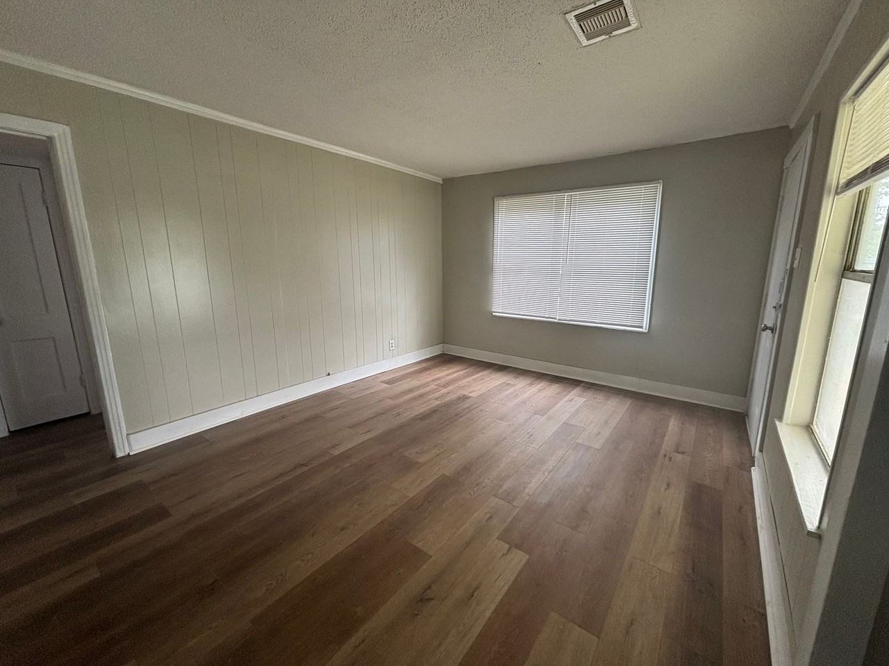 1138 1st Ave N - Photo 4 of 13