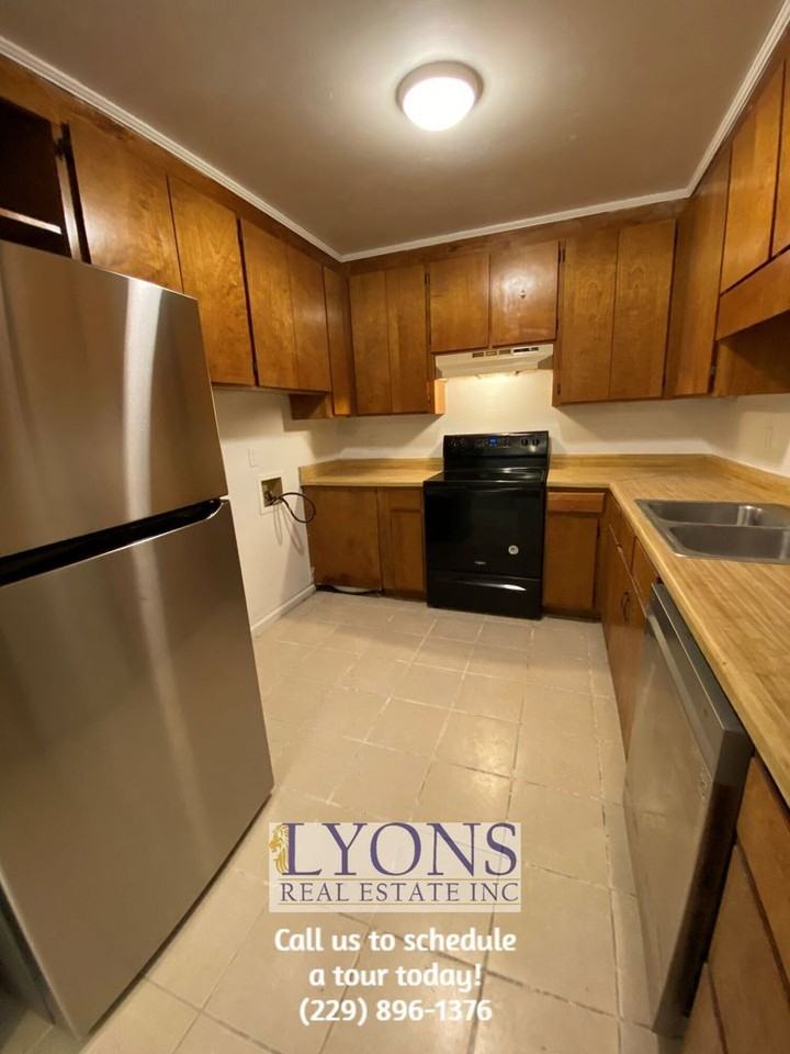 1022 S Gordon Ave Apt D - Photo 3 of 11