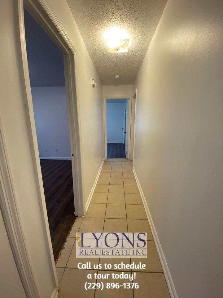 1022 S Gordon Ave Apt D - Photo 4 of 11