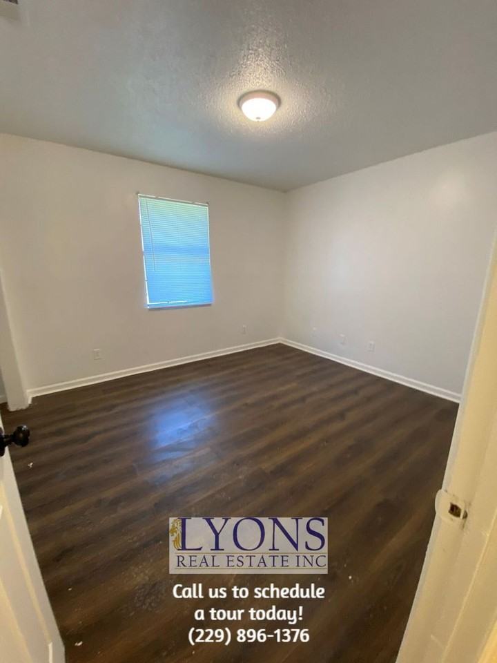 1022 S Gordon Ave Apt D - Photo 5 of 11