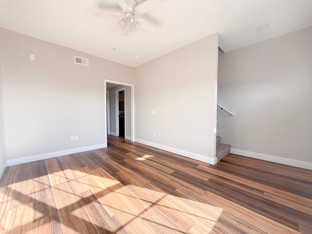 5200 Oak Point Ct - Photo 6 of 26