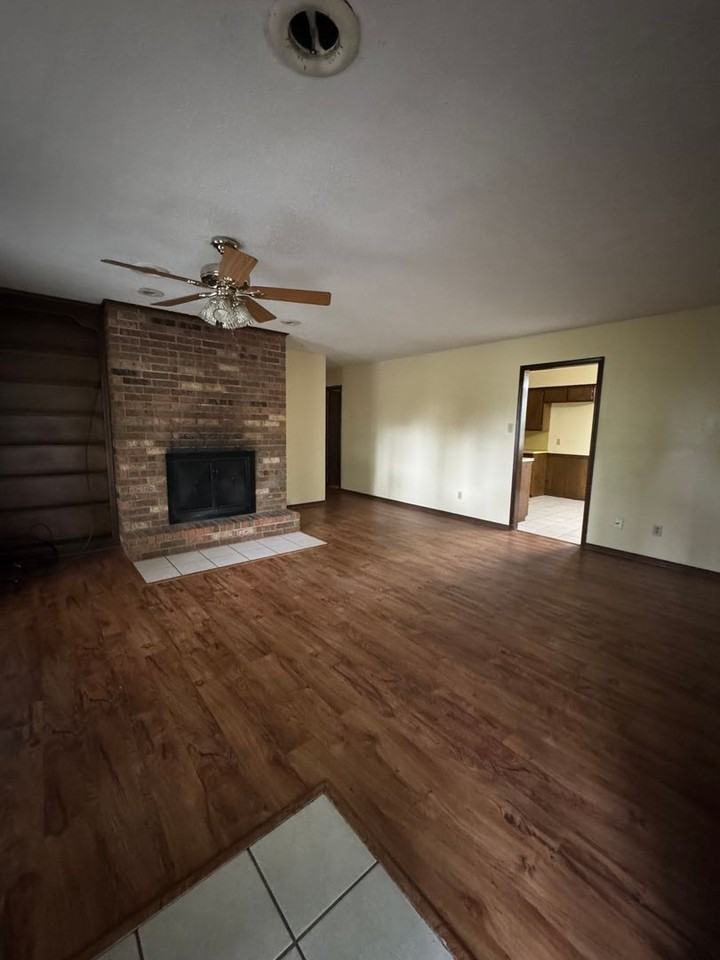 4724 Skywood Dr - Photo 2 of 8