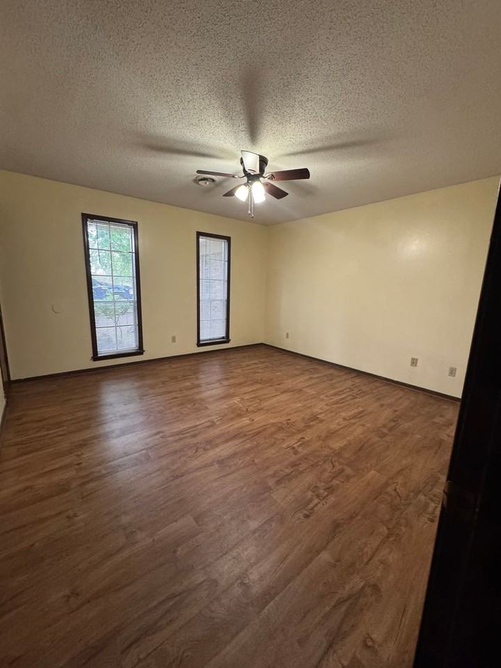 4724 Skywood Dr - Photo 5 of 8