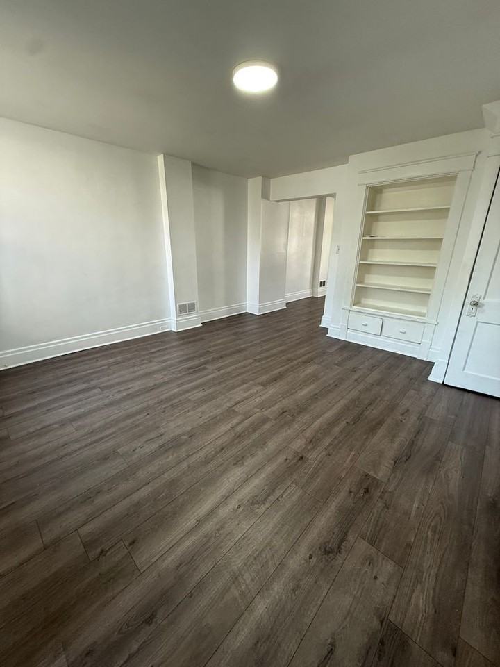 613 Climax St - Photo 6 of 16