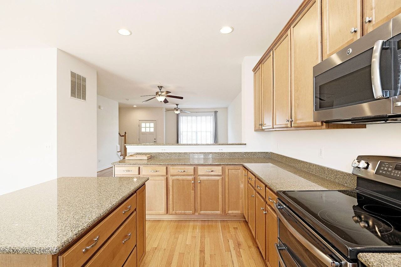 1252 Haden Pl - Photo 5 of 22