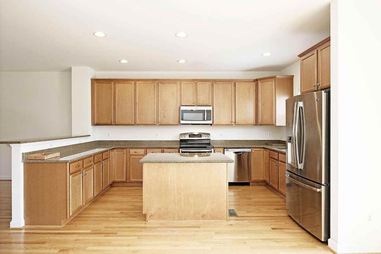 1252 Haden Pl - Photo 6 of 22