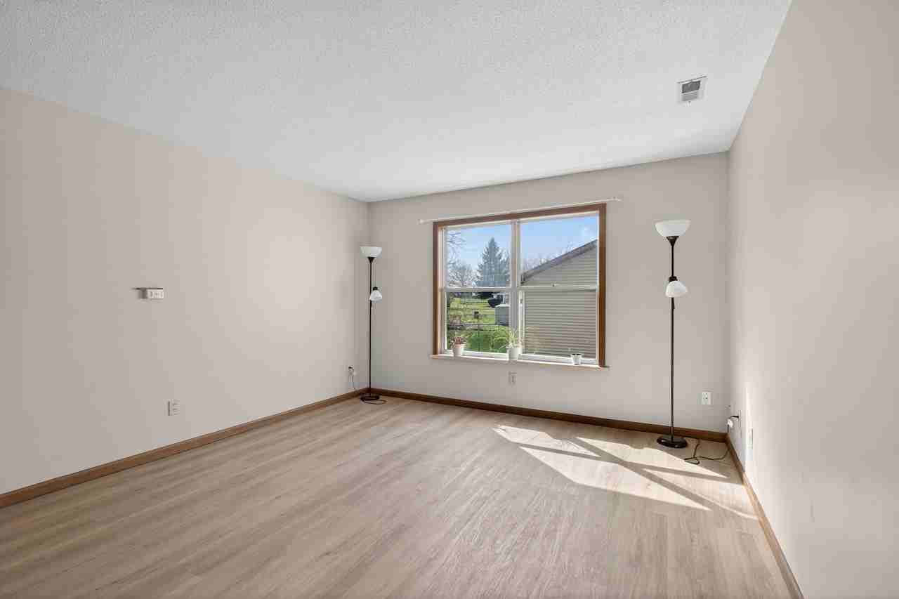 504 Seagraves Ave #504 - Photo 2 of 26
