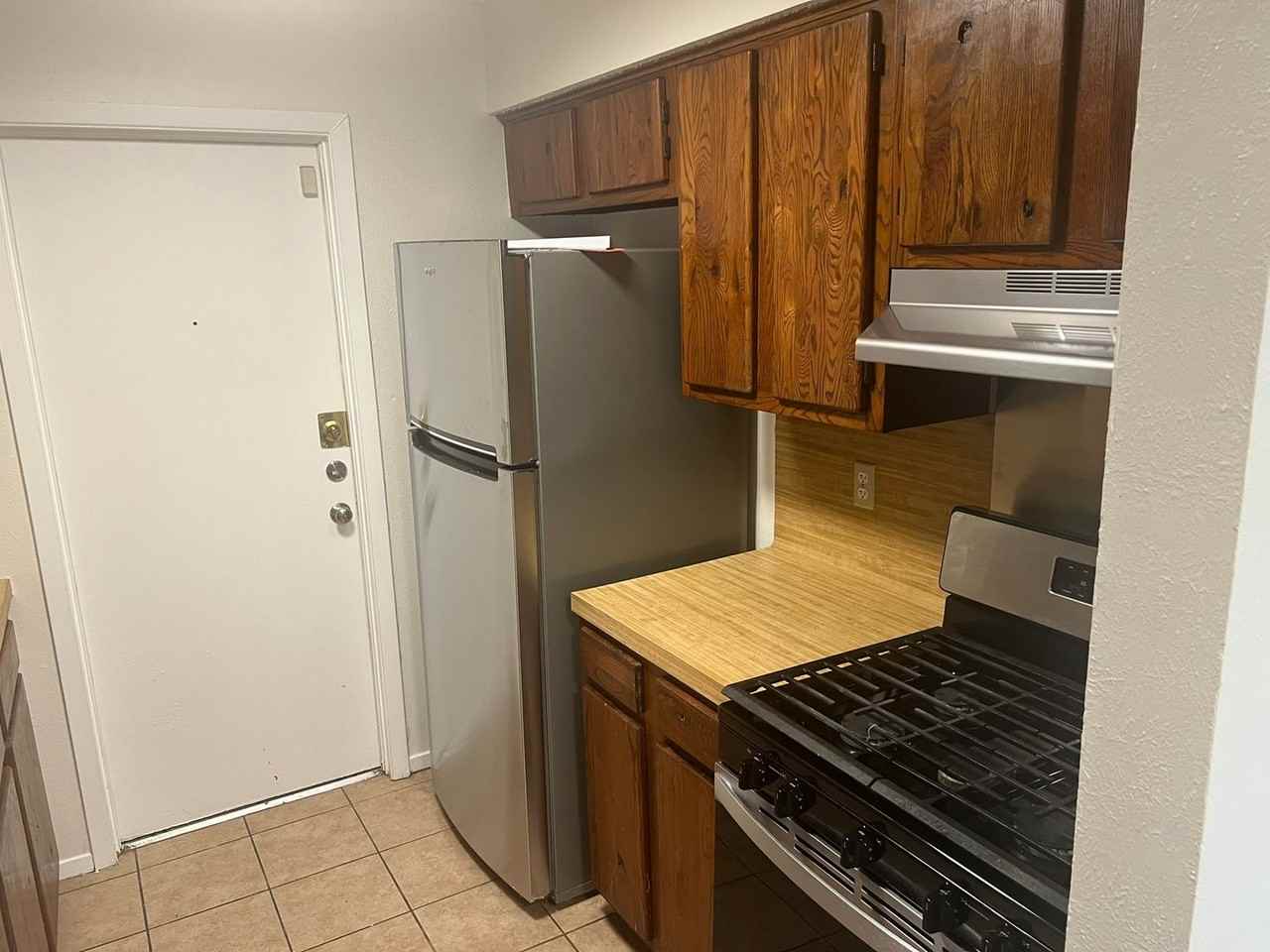 1911 Gracy Farms Ln - Photo 6 of 11