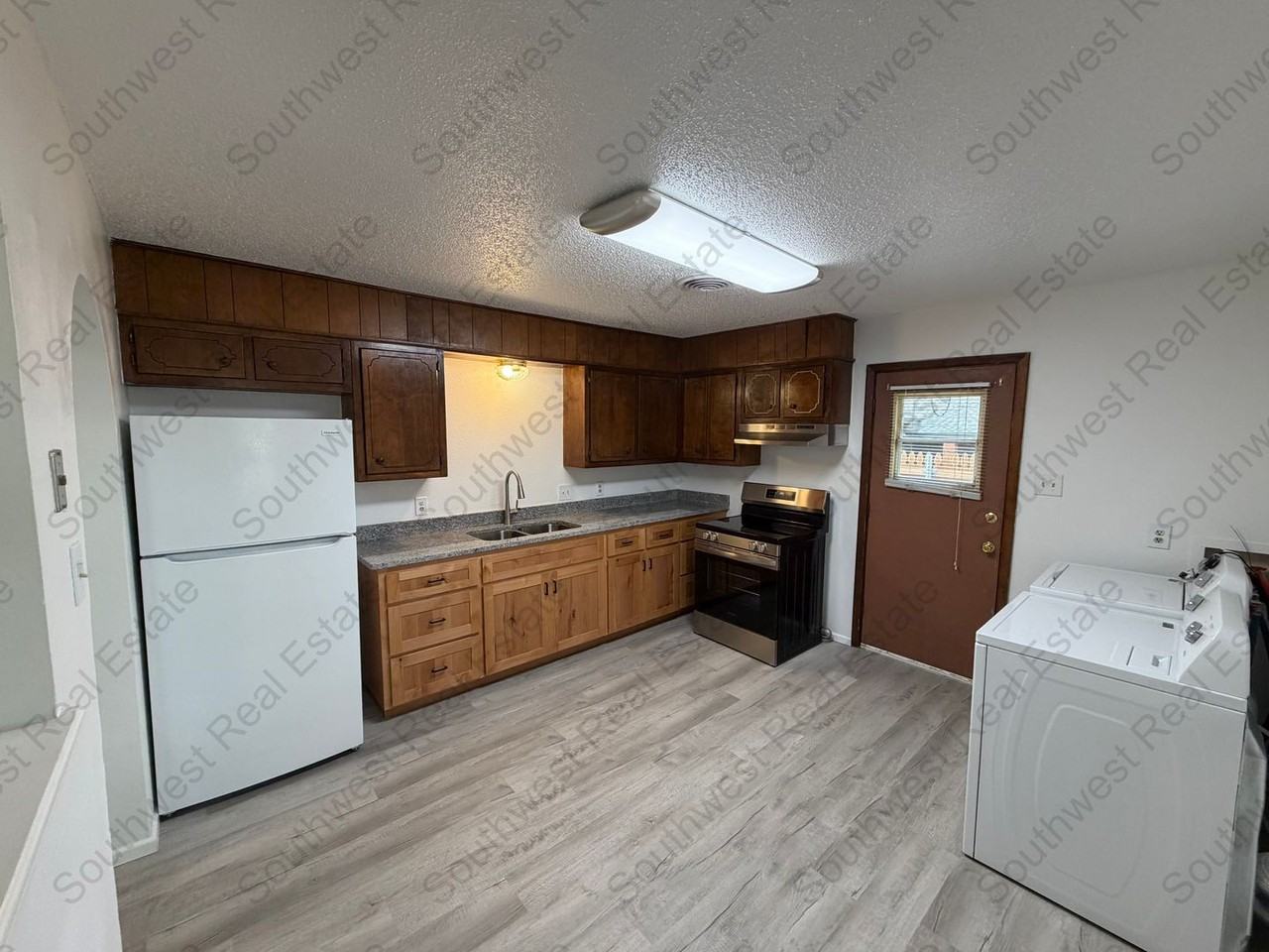 3740 Glenfield Dr - Photo 4 of 12