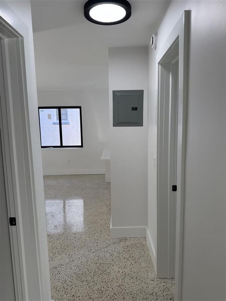 Modern Miami Home Near Downtown & Brickell - Photo 6 of 11