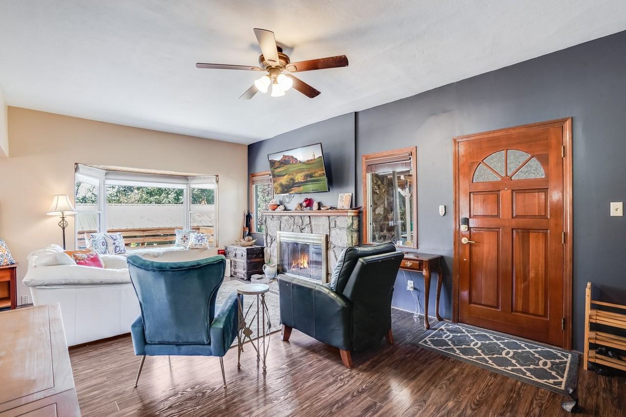 1212 Se Oak Grove Blvd - Photo 5 of 16