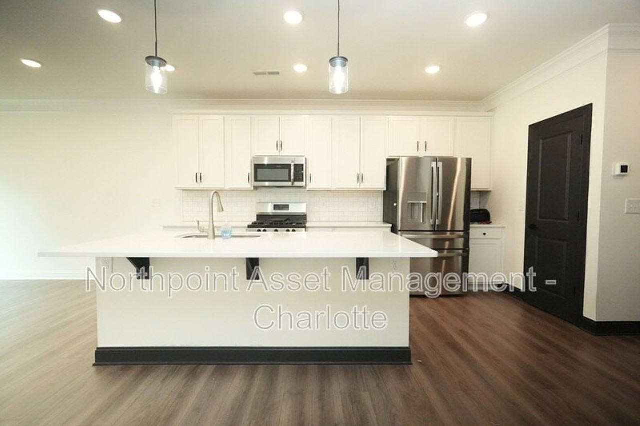 4016 Rothwood Ln - Photo 3 of 25