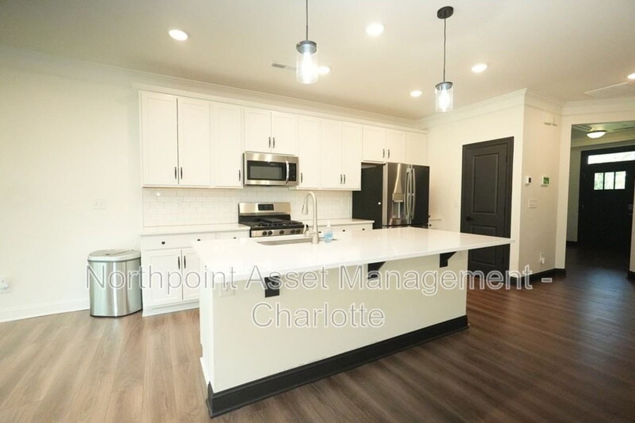 4016 Rothwood Ln - Photo 4 of 25