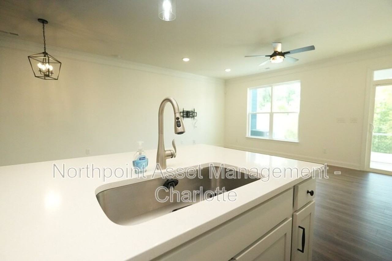 4016 Rothwood Ln - Photo 7 of 25