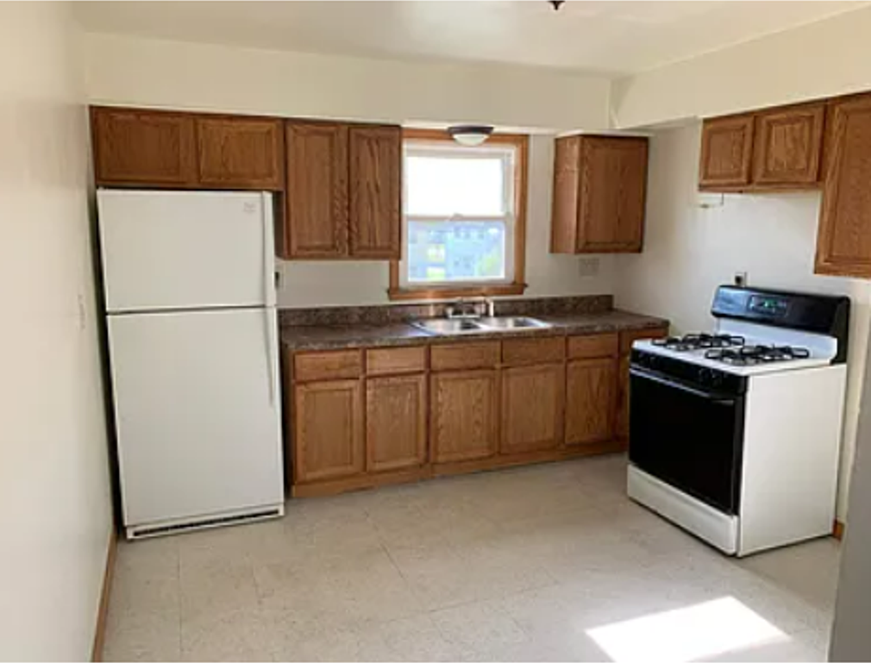 5830 N 61st St - Photo 2 of 6