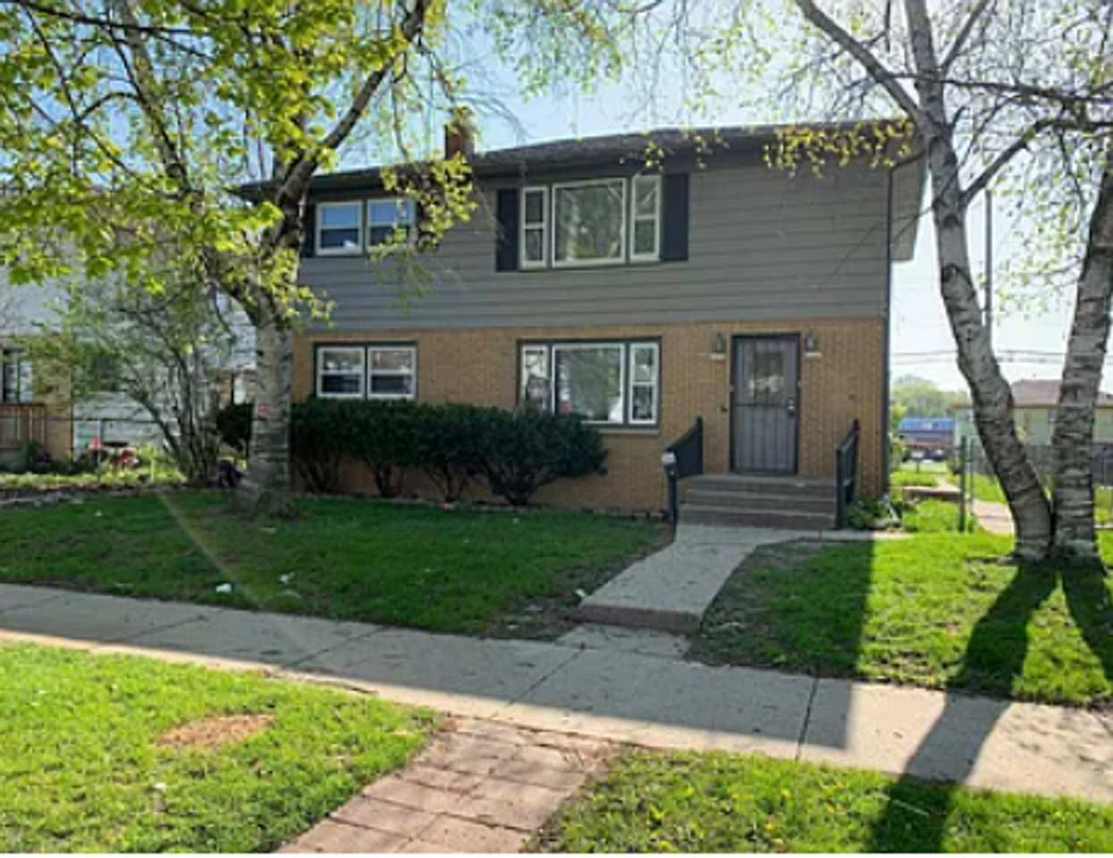 5830 N 61st St - Photo 3 of 6